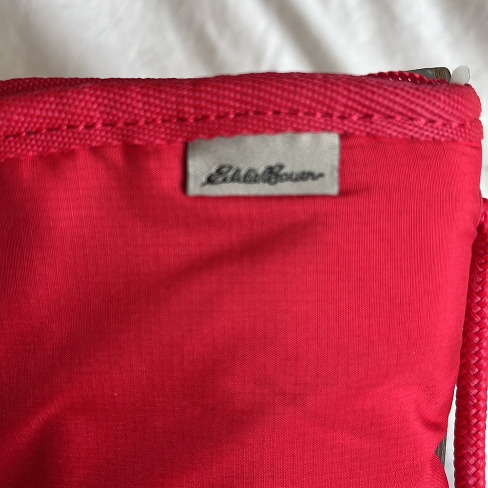 Eddie Bauer Connect Travel Wallet NEW with tags RED - Picture 2 of 8